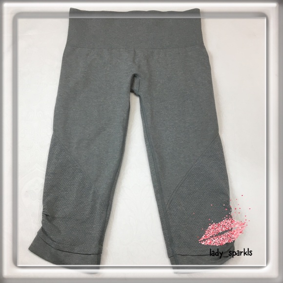 lululemon athletica Pants - Lululemon Seamless, Capris Leggins, grey size 6